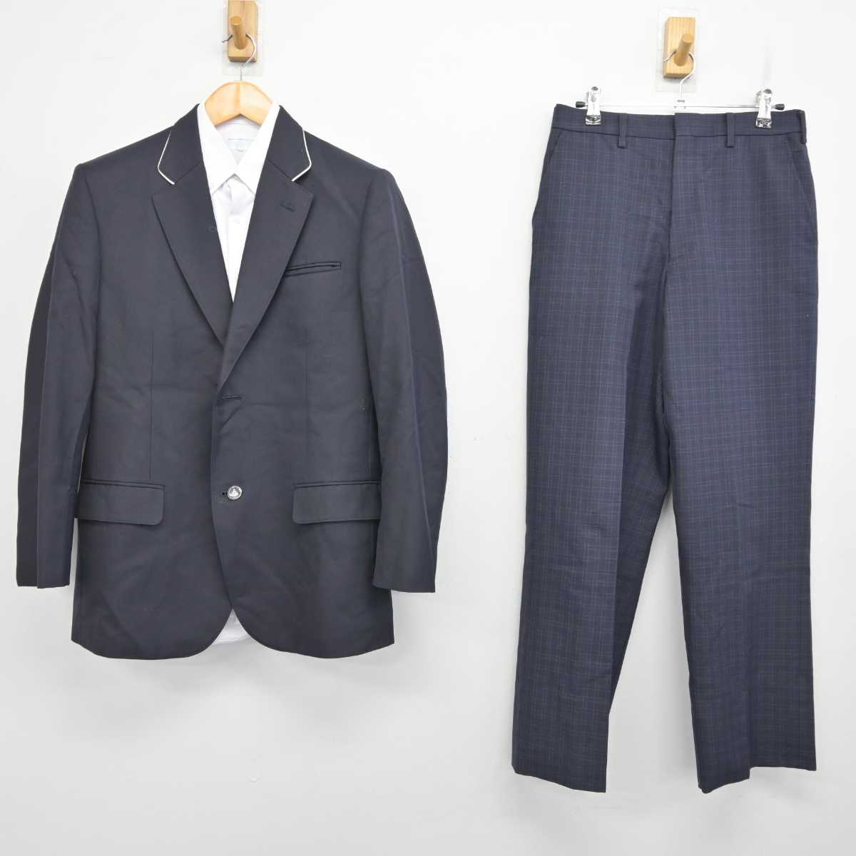 【中古】福岡県 福岡市内中学標準服 男子制服 3点 (ブレザー・シャツ・ズボン) sf076085