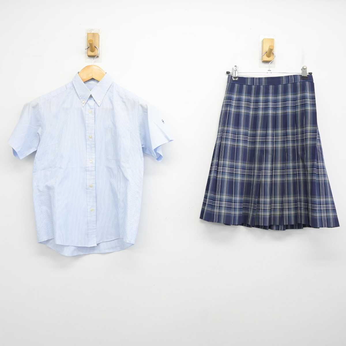 【中古】愛媛県 今治東中等教育学校 女子制服 3点 (シャツ・スカート) sf076093