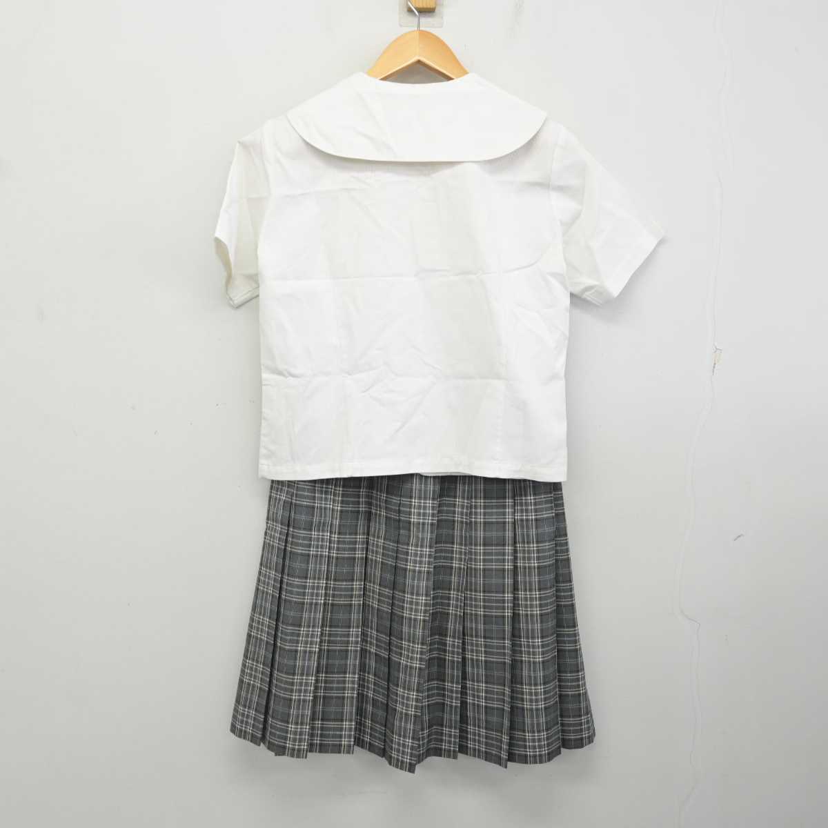 【中古】北海道 北海道大麻高等学校 女子制服 2点 (ブラウス・スカート) sf076588