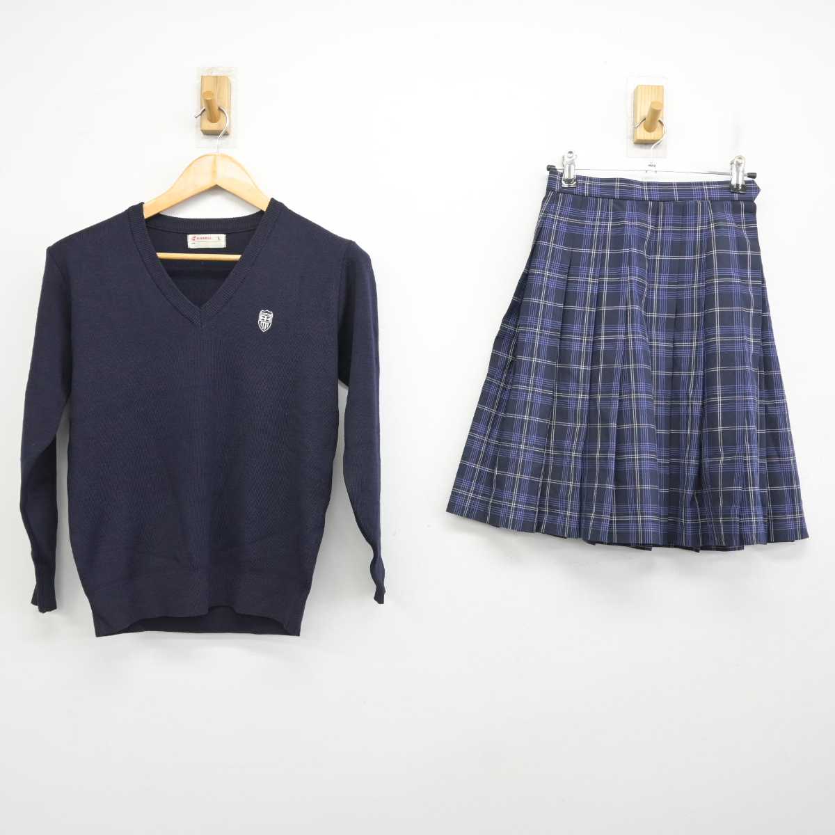 【中古】山口県 萩光塩学院高等学校 女子制服 2点 (ニット・スカート) sf076613