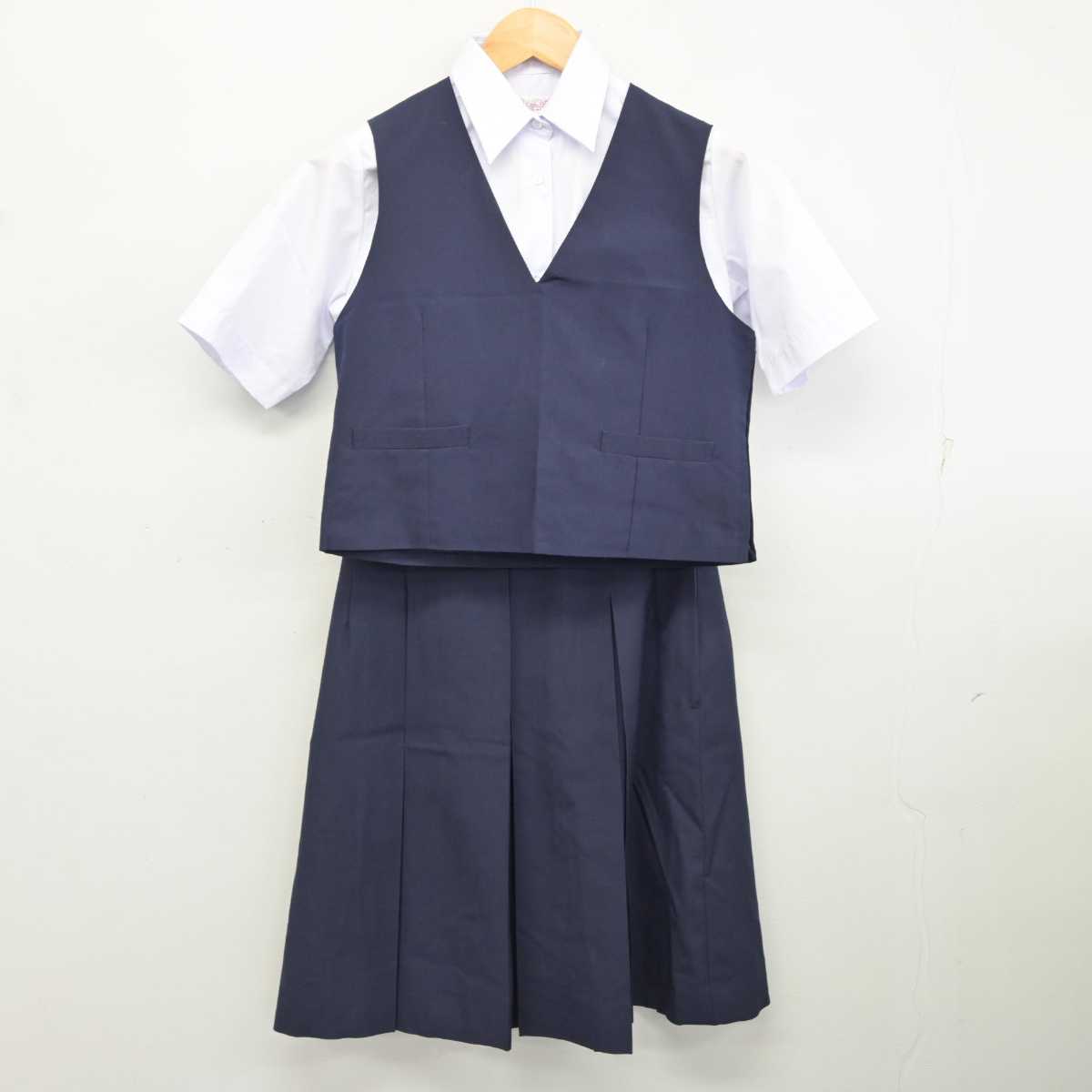 【中古】埼玉県 本庄西中学校 女子制服 3点 (ベスト・シャツ・スカート) sf076662