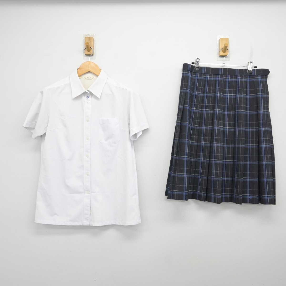 【中古】大阪府 東淀川高等学校 女子制服 4点 (ニットベスト・シャツ・スカート) sf076721