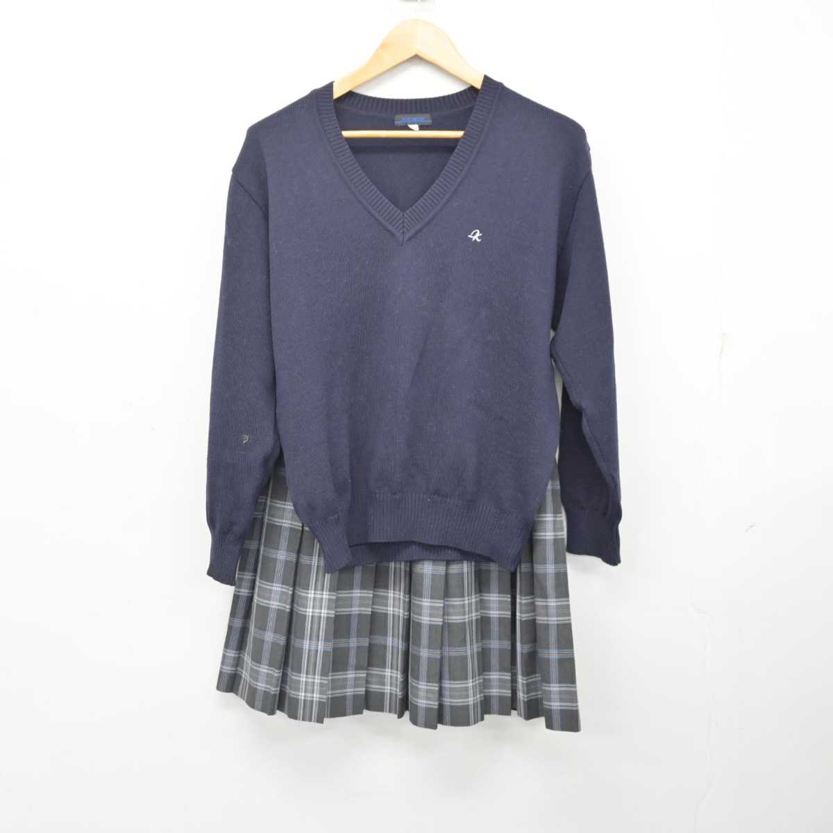 【中古】茨城県 磯原郷英高等学校 女子制服 2点 (ニット・スカート) sf076723