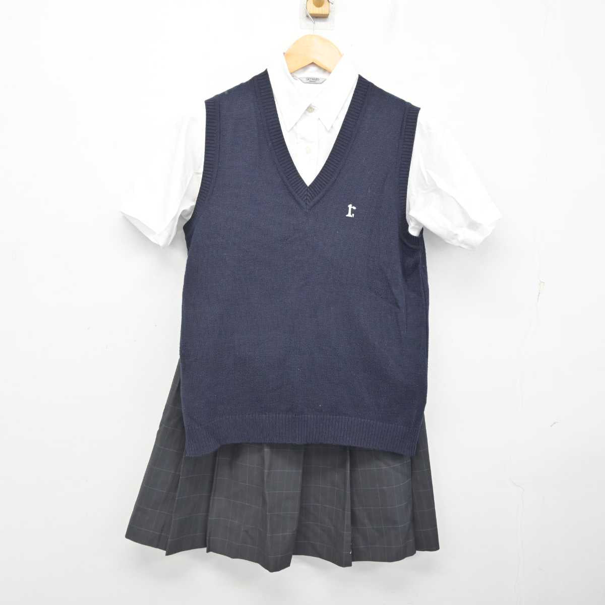 【中古】宮城県 利府高等学校 女子制服 3点 (ニットベスト・シャツ・スカート) sf076794