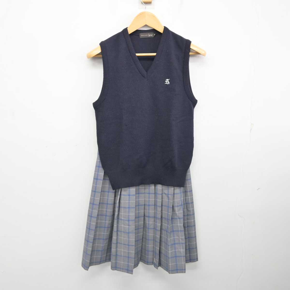 【中古】大阪府 芦間高等学校 女子制服 2点 (ニットベスト・スカート) sf076906