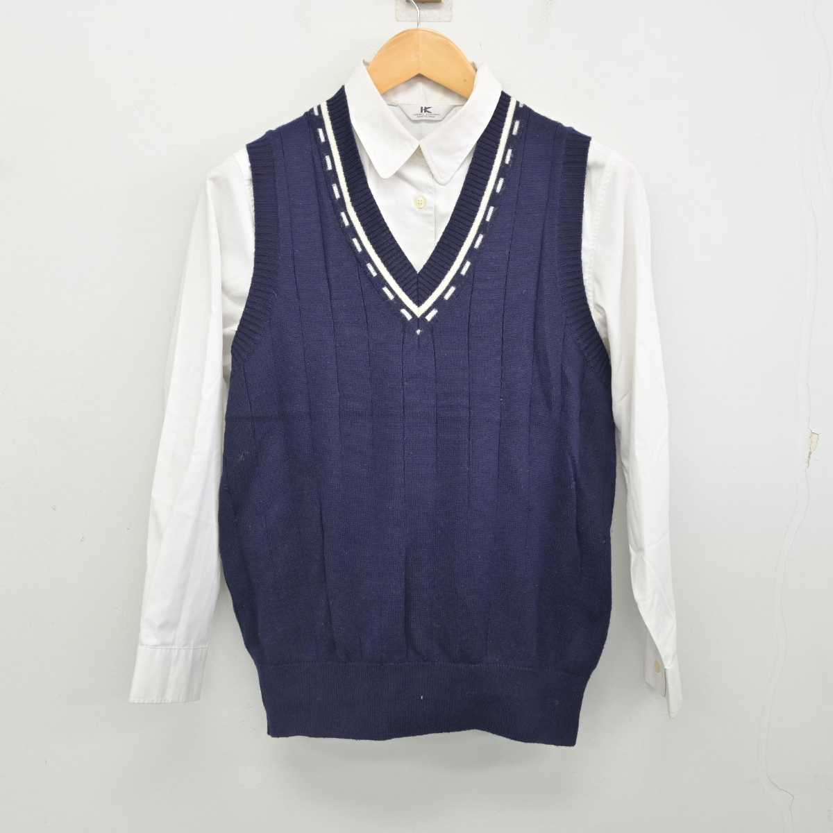 【中古】千葉県 千葉学芸高等学校 女子制服 2点 (ニットベスト・シャツ) sf077071