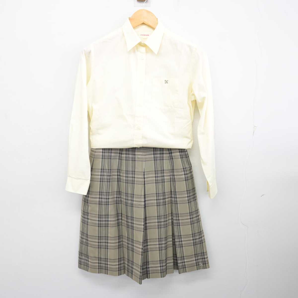 【中古】茨城県 土浦日本大学高等学校 女子制服 2点 (シャツ・スカート) sf077147