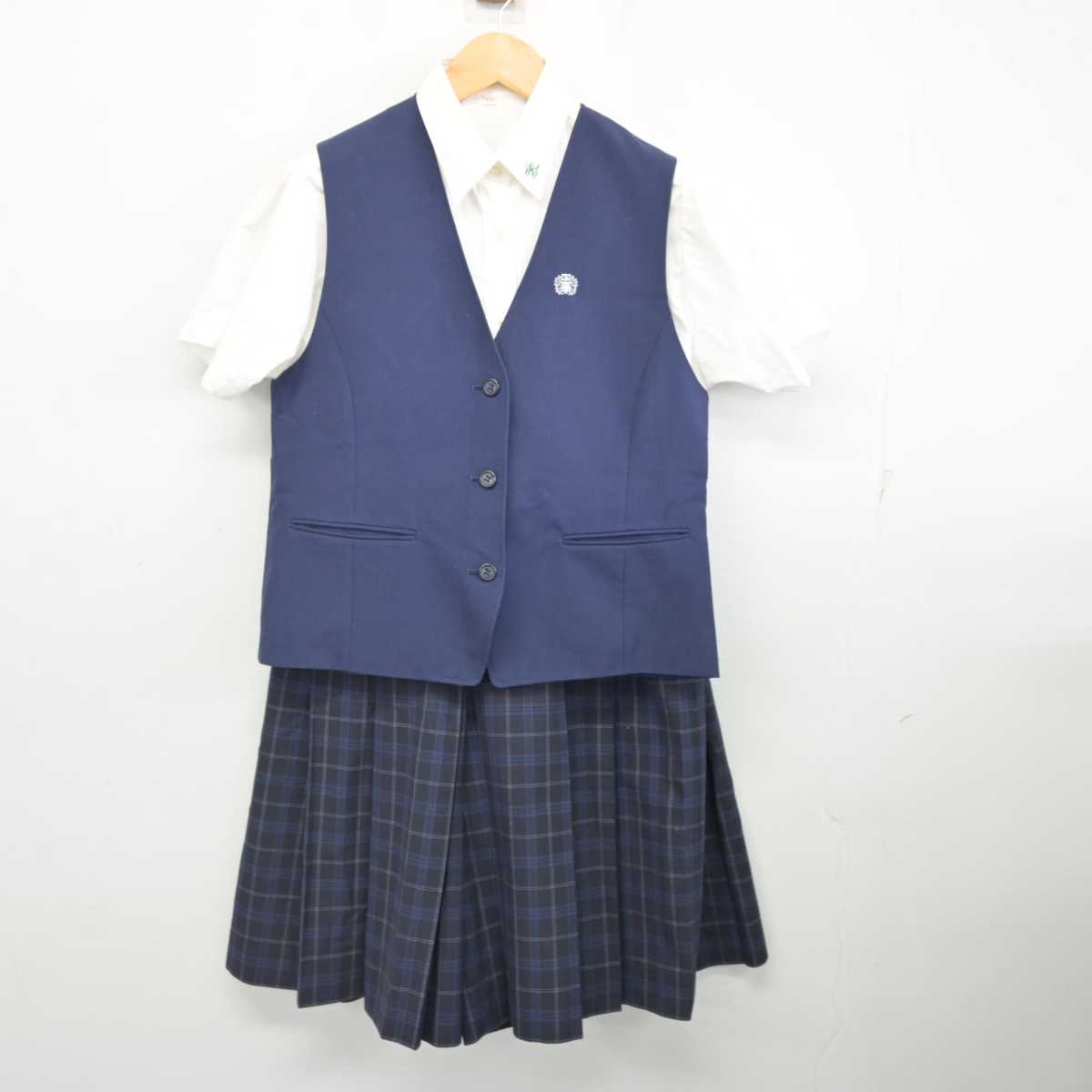 【中古】青森県 八戸工業高等学校 女子制服 3点 (ベスト・シャツ・スカート) sf077162