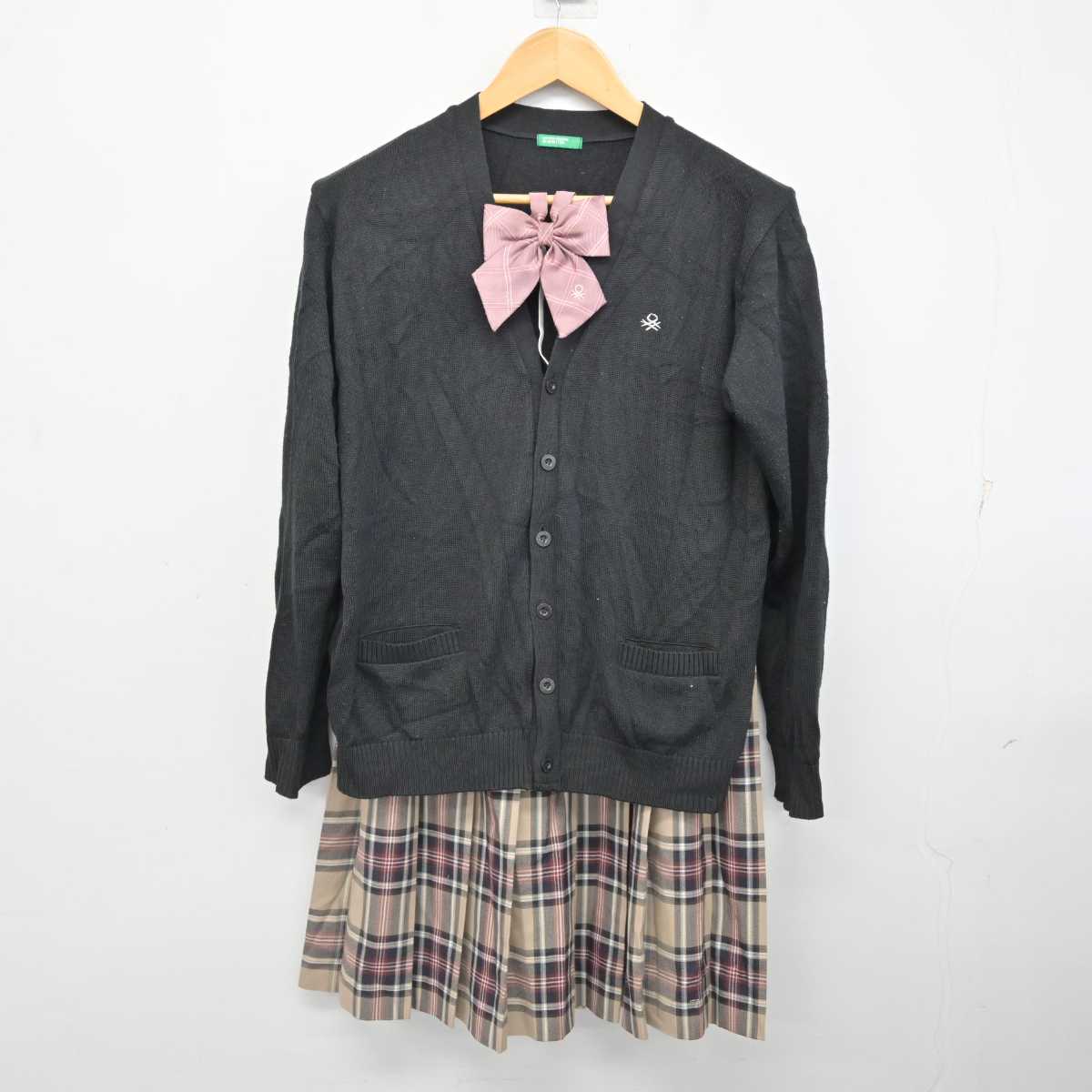 【中古】岡山県 岡山龍谷高等学校 女子制服 3点 (ニット・スカート) sf077189