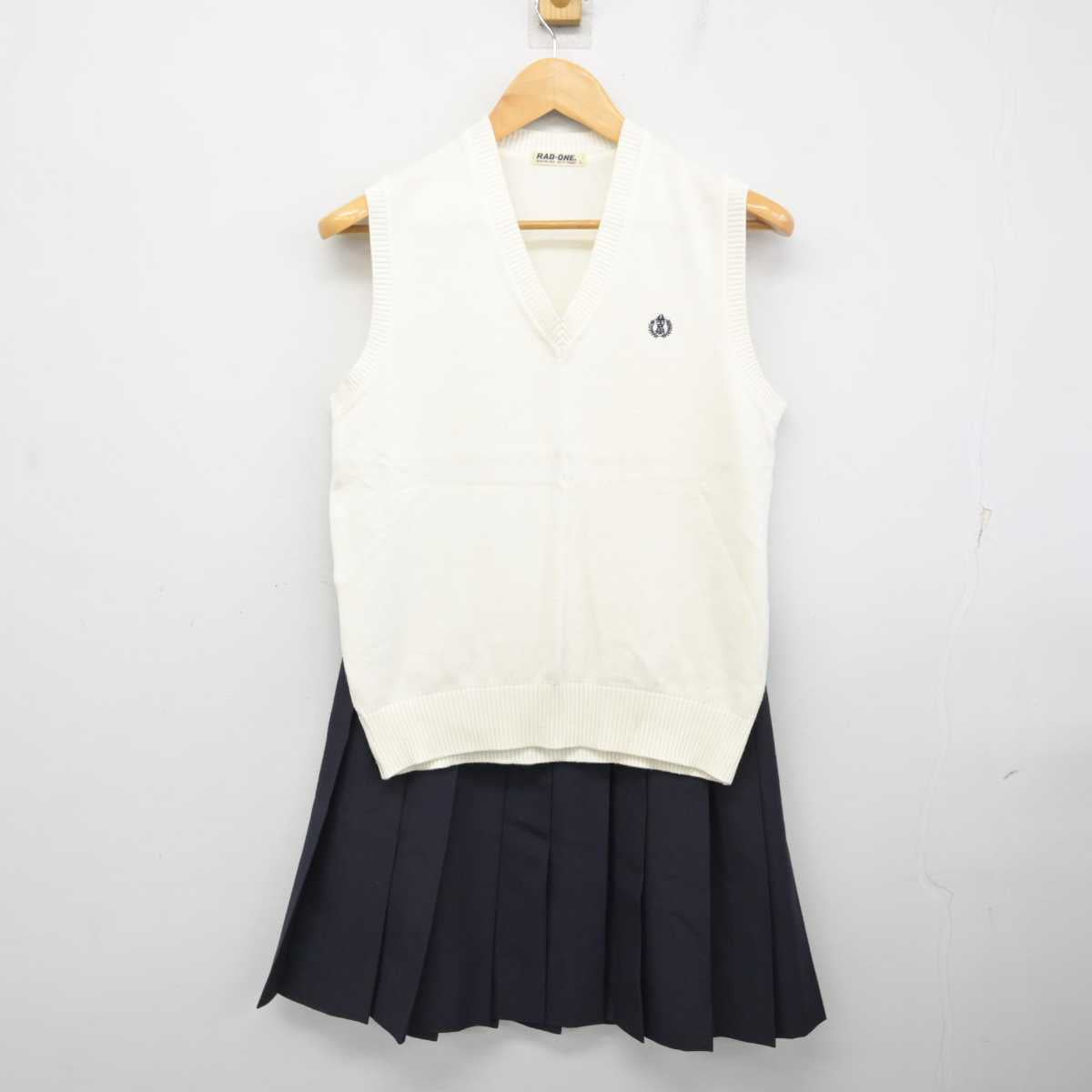 【中古】高知県 高知中央高等学校 女子制服 2点 (ニットベスト・スカート) sf077224