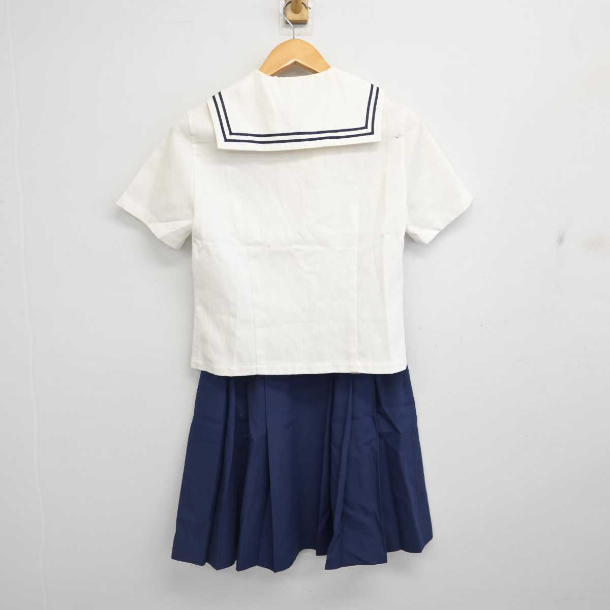 【中古】神奈川県 カリタス女子中学高等学校 女子制服 3点 (セーラー服・スカート) sf077235