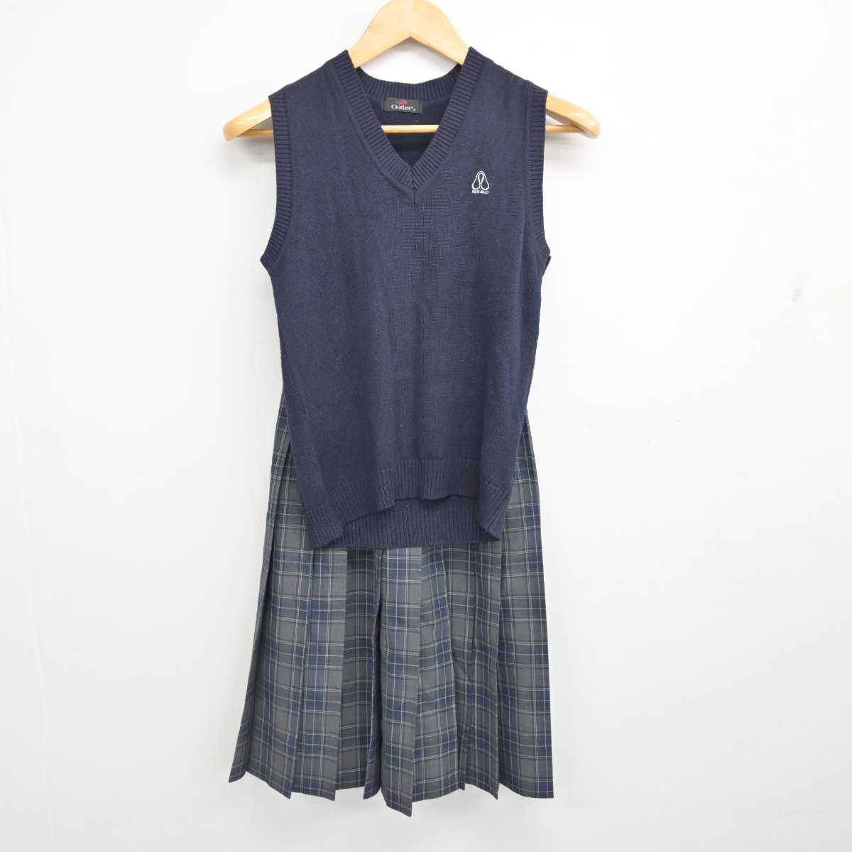 【中古】神奈川県 川崎市立麻生中学校 女子制服 2点 (ニットベスト・スカート) sf077257