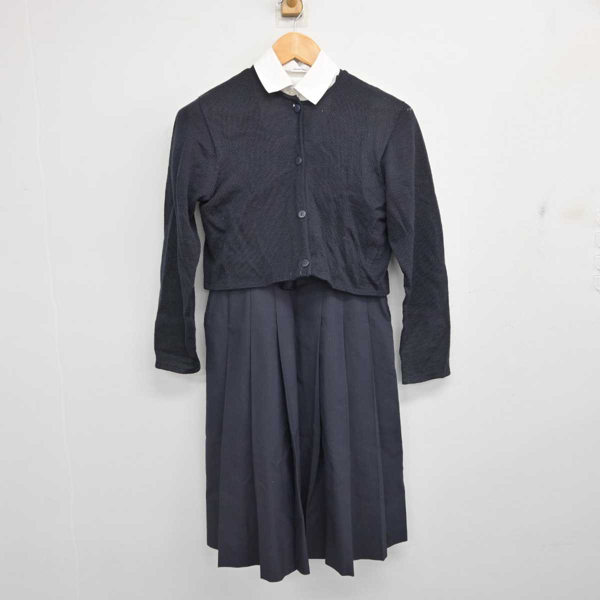 【中古】栃木県 佐野東高等学校 女子制服 3点 (ニット・シャツ・ジャンパースカート) sf077261