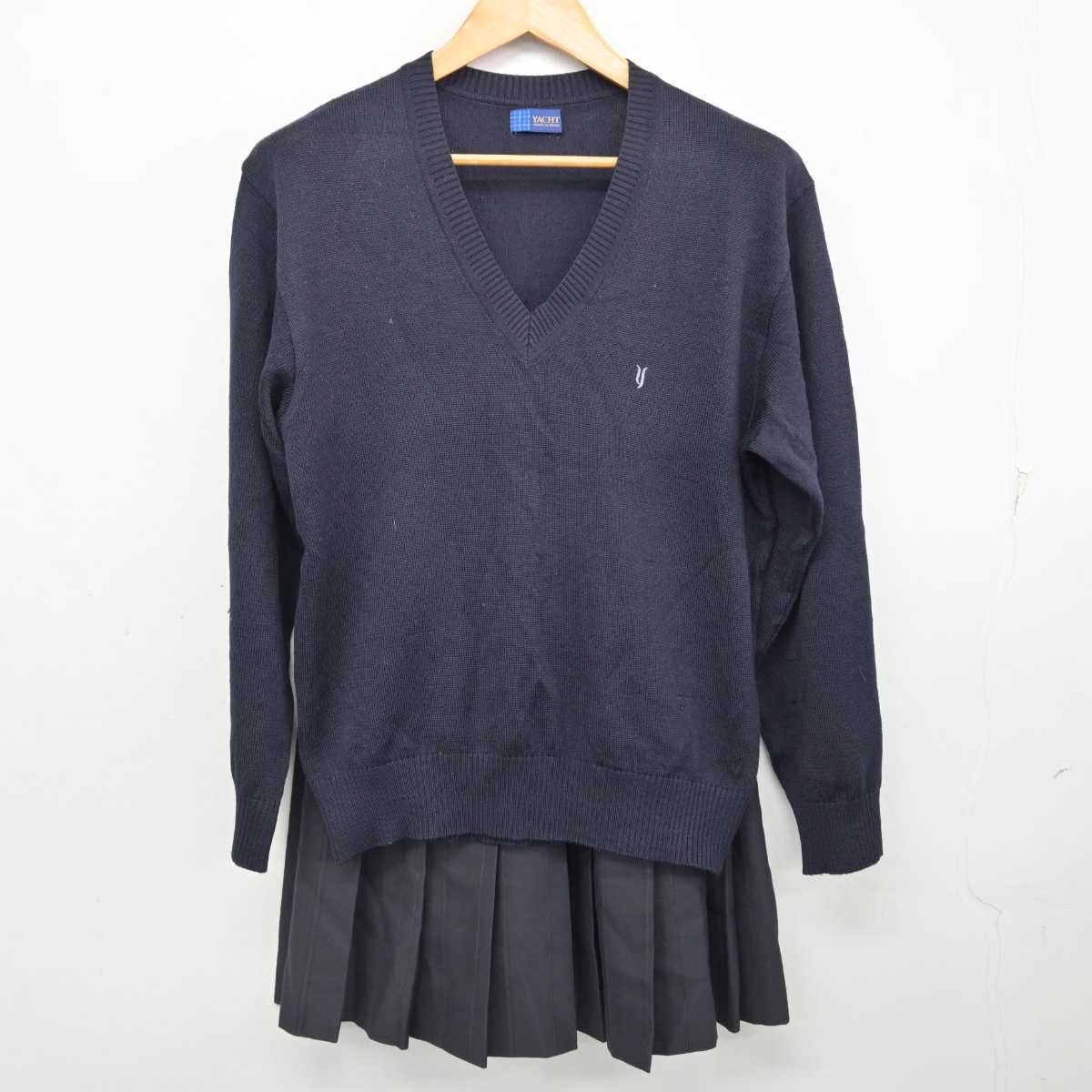 【中古】神奈川県 横浜清風高等学校 女子制服 2点 (ニット・スカート) sf077328