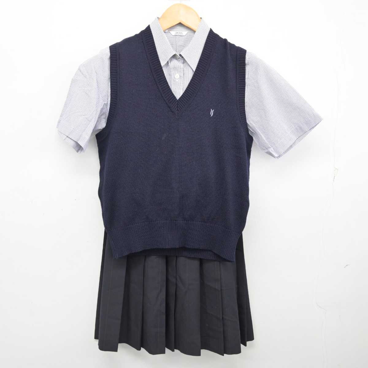 【中古】神奈川県 横浜清風高等学校 女子制服 3点 (ニットベスト・シャツ・スカート) sf077332