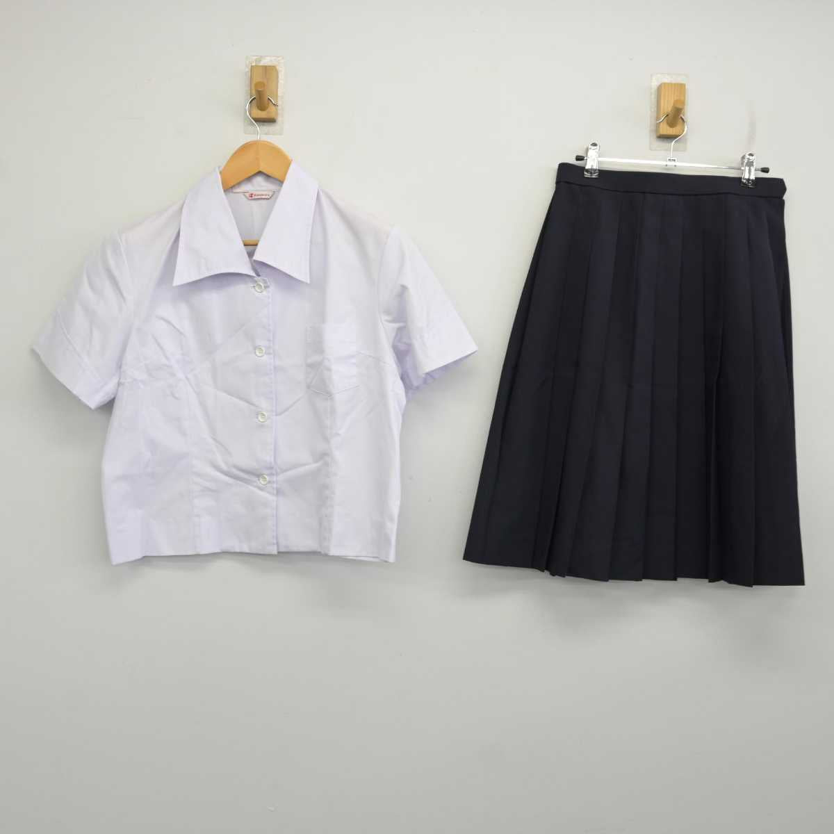 【中古】富山県 雄山高等学校 女子制服 3点 (シャツ・スカート) sf077392