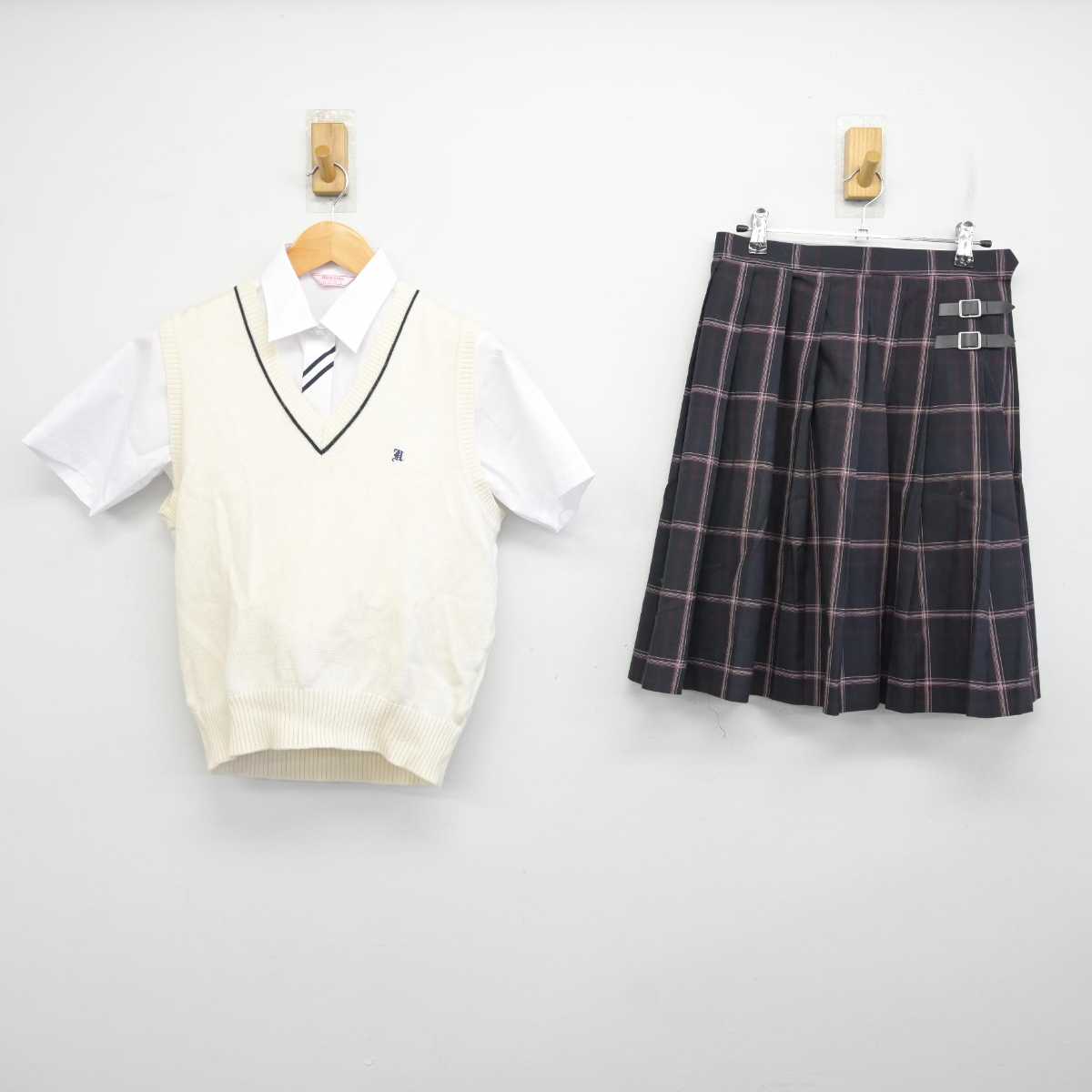 【中古】埼玉県 盈進学園 東野高等学校 女子制服 3点 (ニットベスト・シャツ・スカート) sf077400