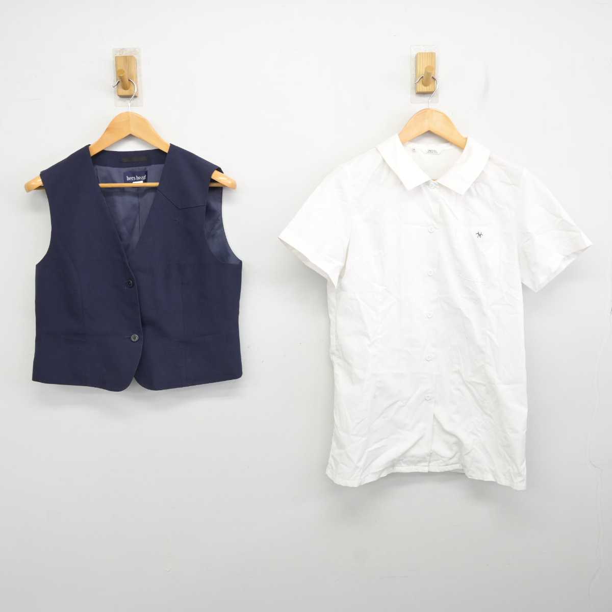 【中古】東京都 白?高等学校 女子制服 2点 (ベスト・シャツ) sf077496