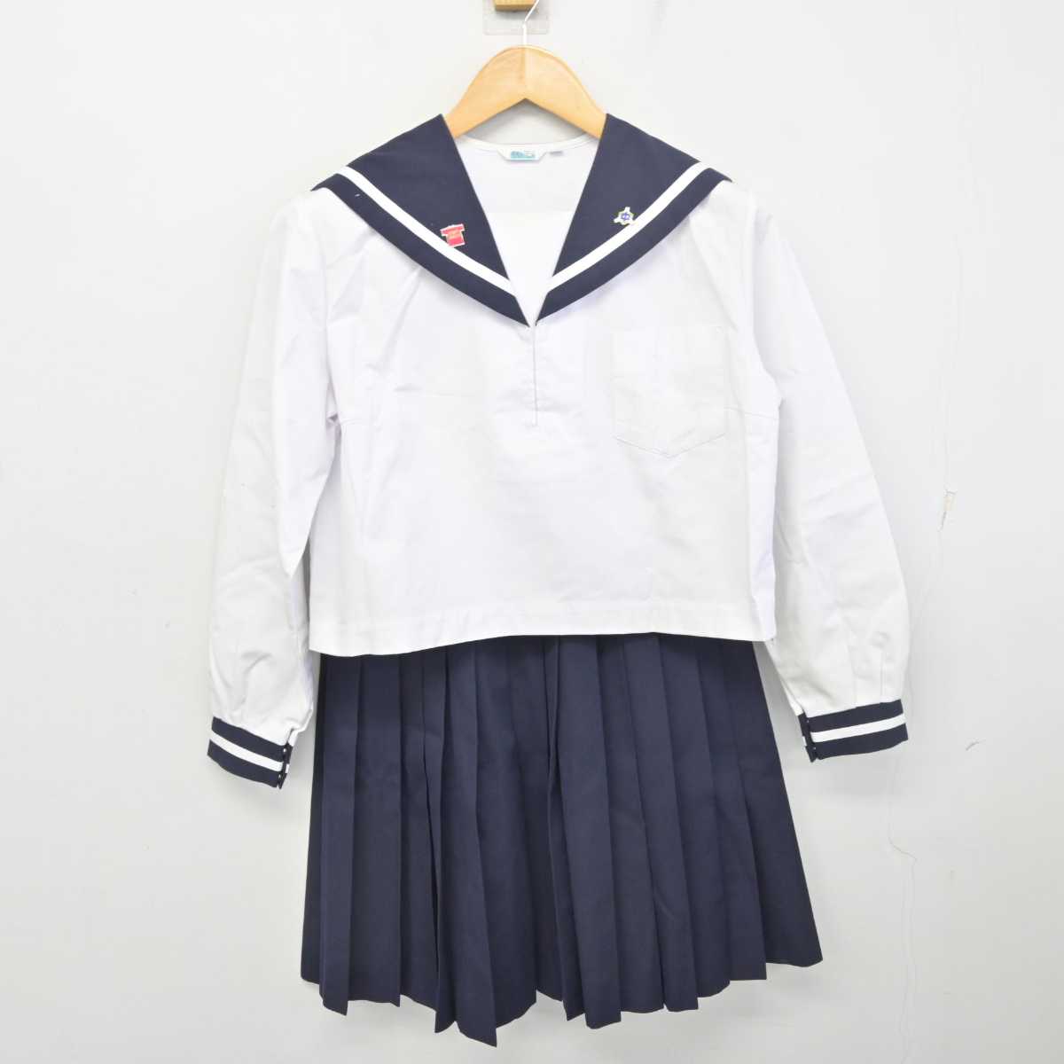 【中古】香川県 飯山中学校 女子制服 3点 (セーラー服・スカート) sf077497