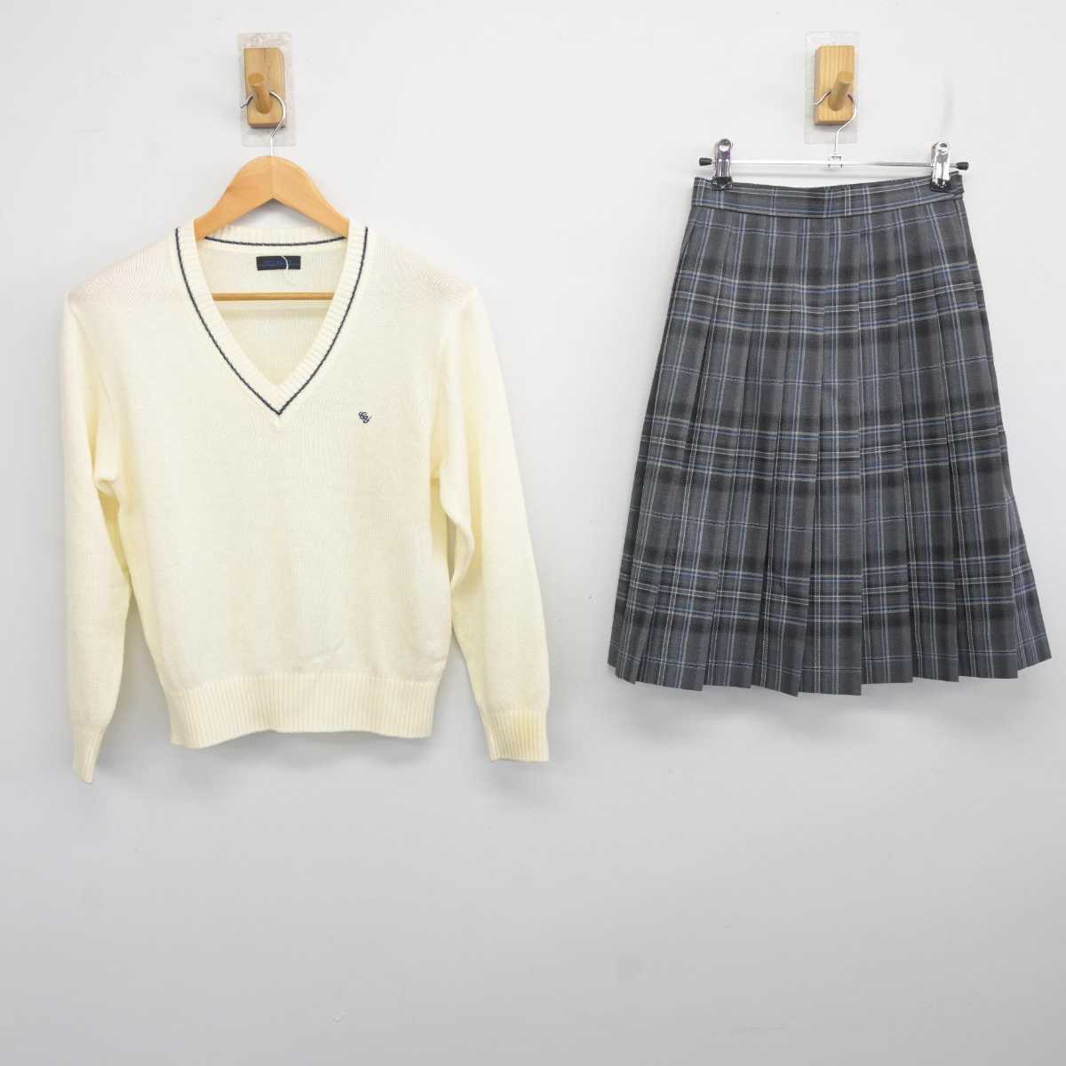 【中古】神奈川県 中央大学附属横浜高等学校 女子制服 2点 (ニット・スカート) sf077517