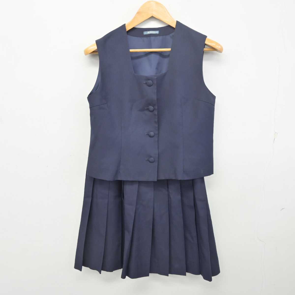 【中古】青森県 弘前高等学校 女子制服 4点 (ブレザー・ベスト・スカート) sf077531