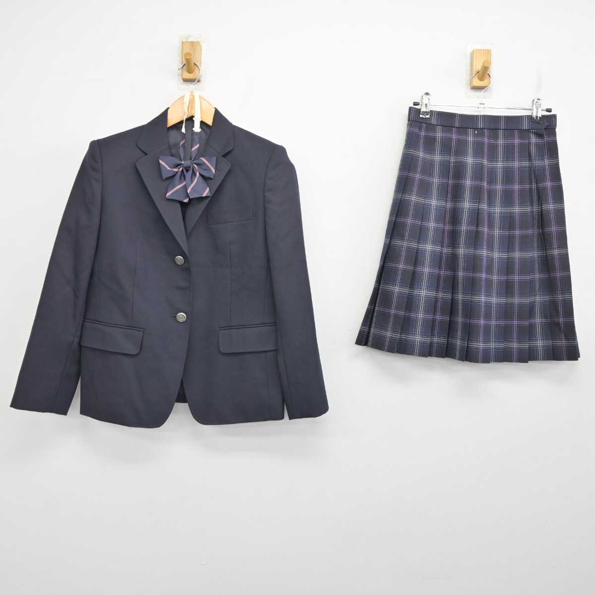 【中古】 飛鳥未来高等学校 女子制服 3点 (ブレザー・スカート) sf077579