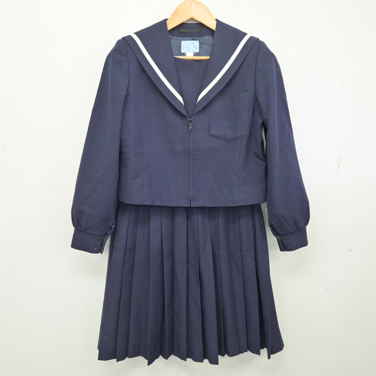 【中古】愛知県 神沢中学校 女子制服 2点 (セーラー服・スカート) sf077710