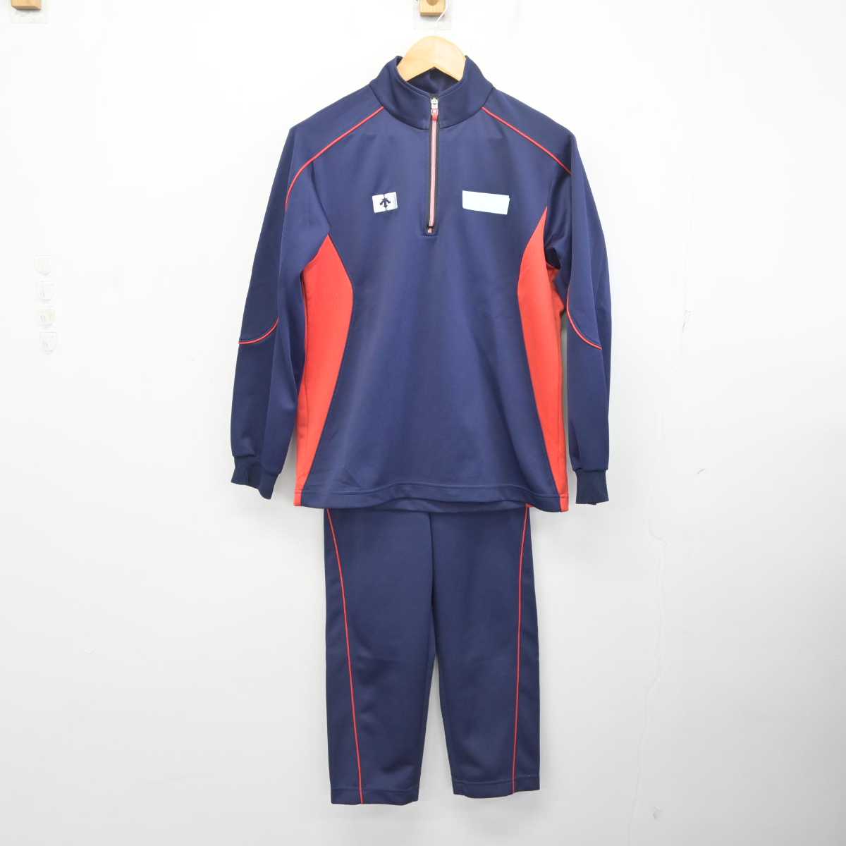 【中古】茨城県 水海道第二高等学校 女子制服 2点 (ジャージ 上・ジャージ 下) sf077814