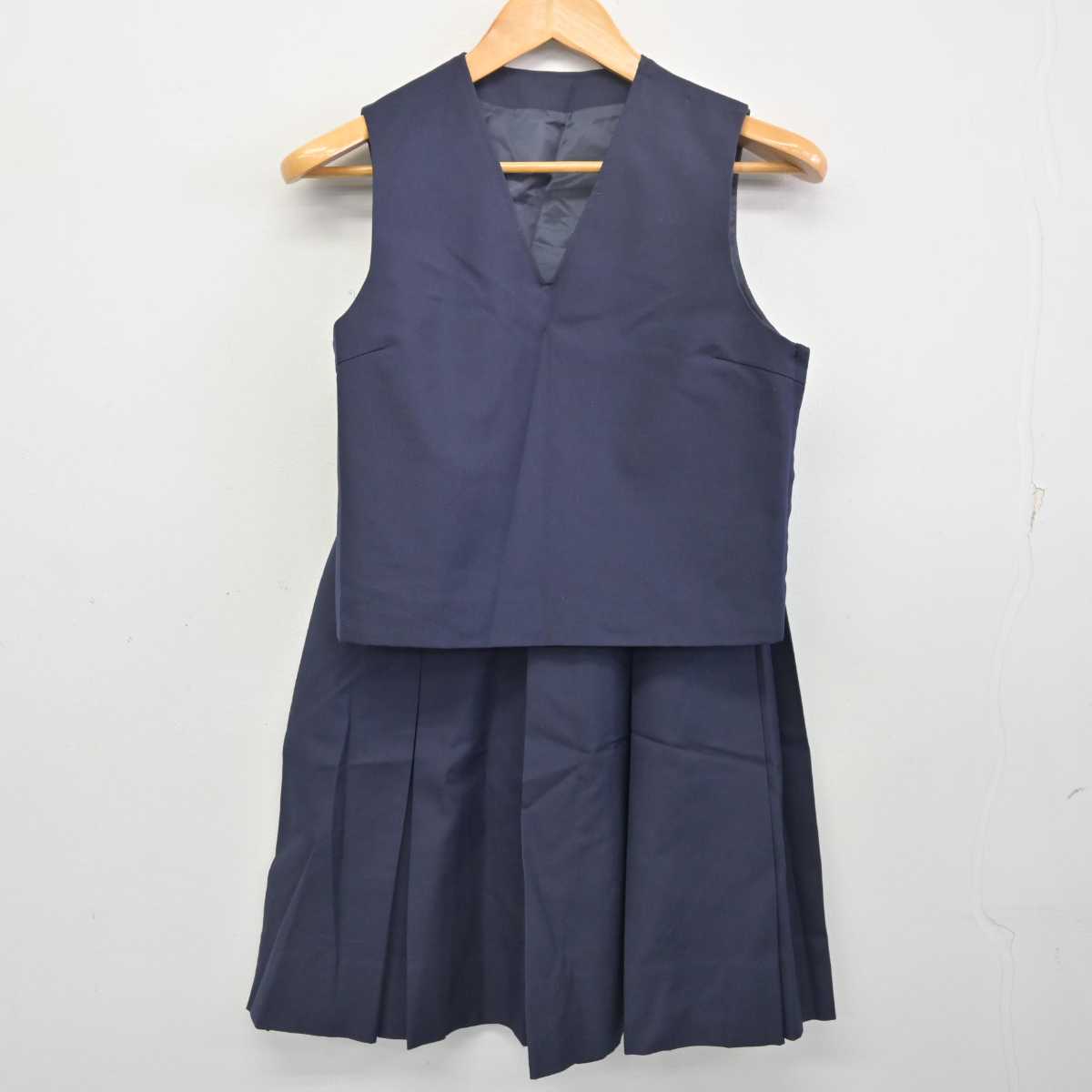 【中古】神奈川県 横浜市立西谷中学校 女子制服 3点 (ブレザー・ベスト・スカート) sf077838