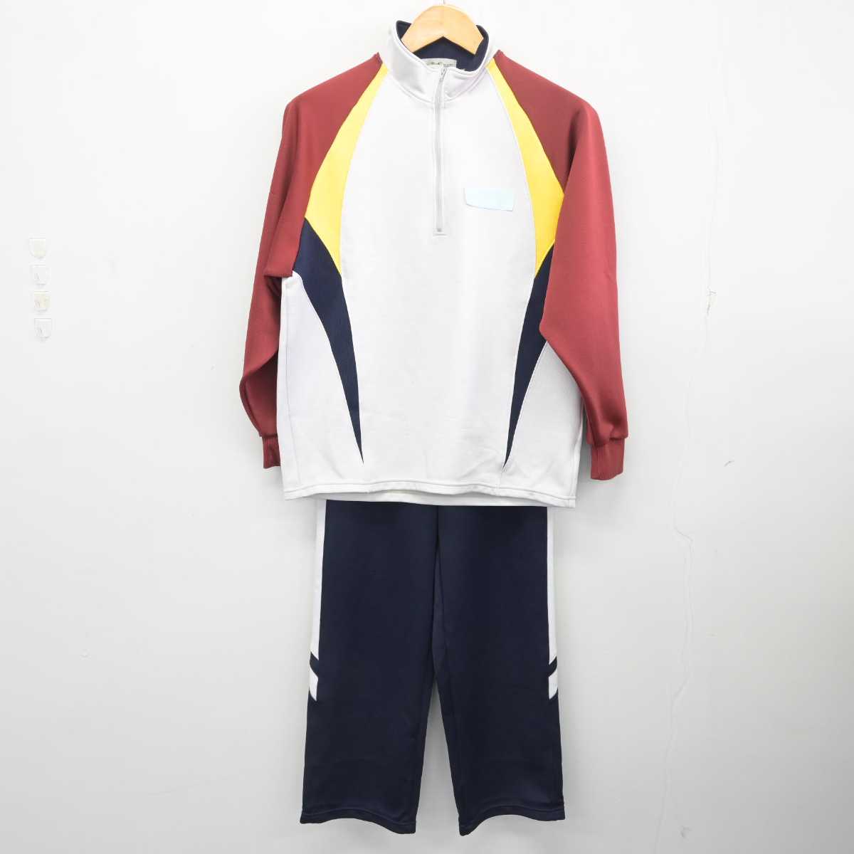 【中古】福岡県 新宮町立新宮中学校 女子制服 3点 (ジャージ 上・体操服 上・ジャージ 下) sf077846