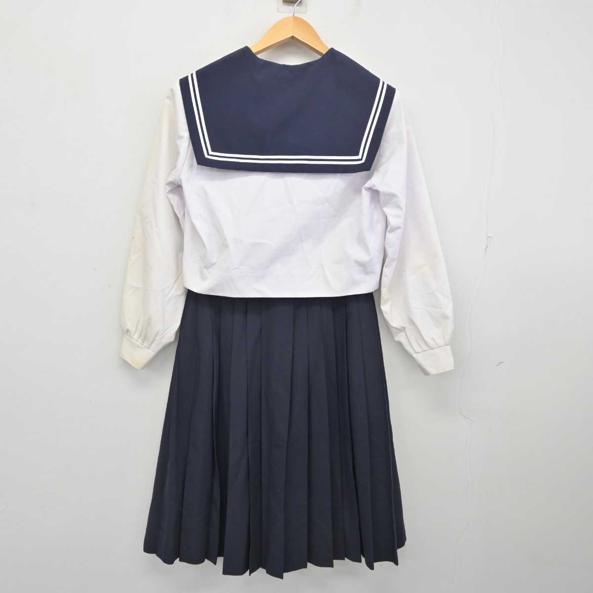 【中古】愛知県 滝ノ水中学校 女子制服 2点 (セーラー服・スカート) sf077900