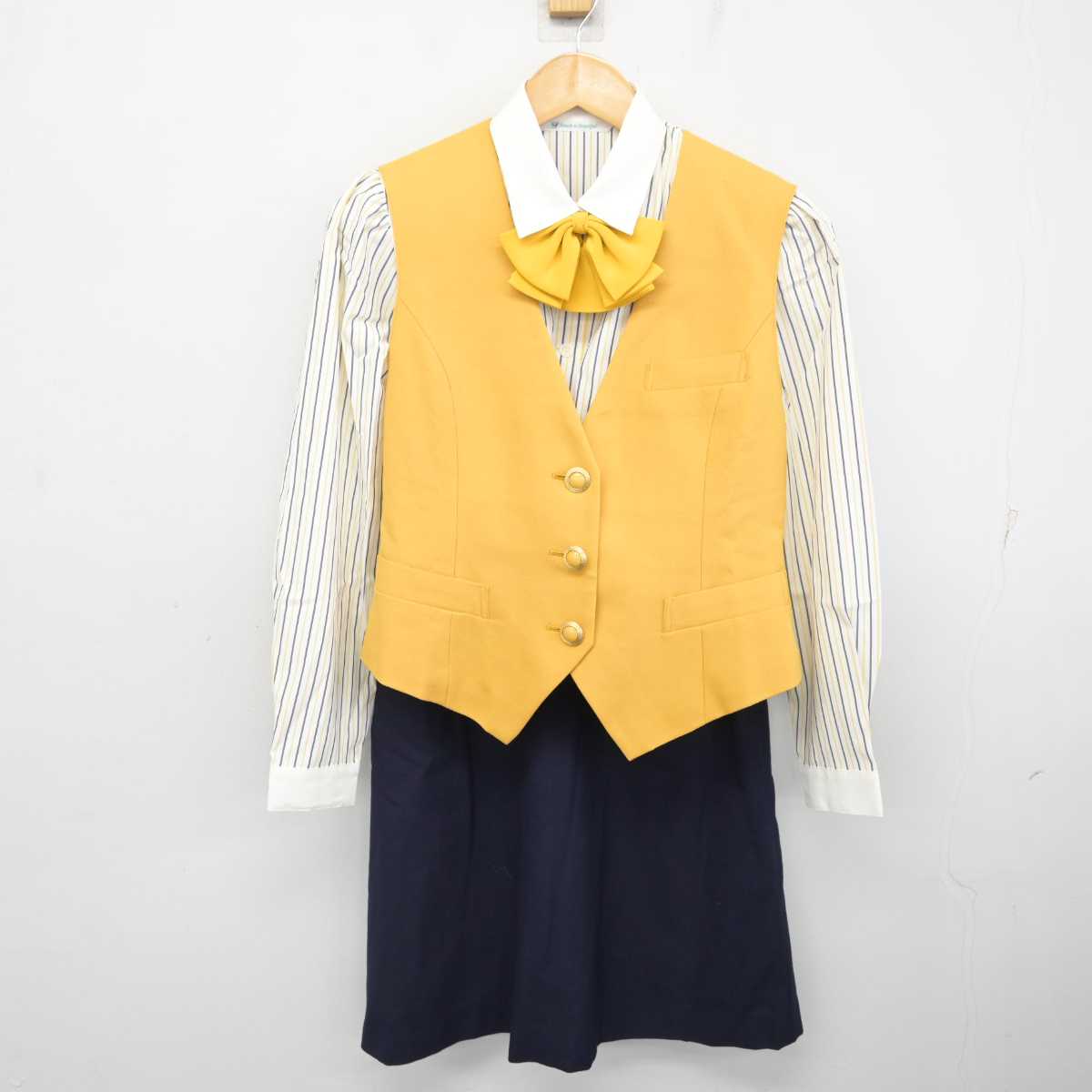 【中古】 北陸銀行 女子制服 4点 (ベスト・シャツ・スカート) sf078068