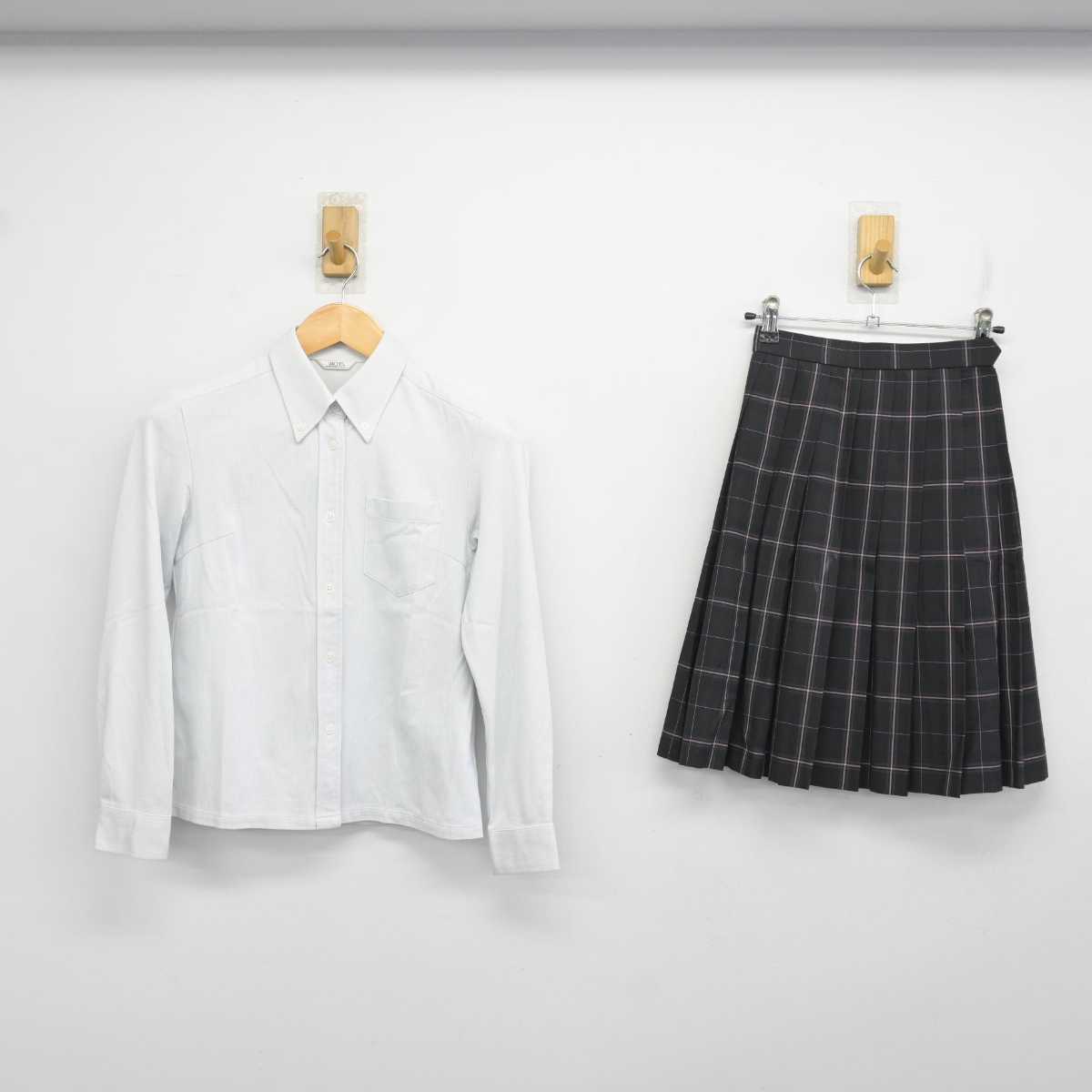 【中古】東京都 中央大学附属中学校 女子制服 2点 (シャツ・スカート) sf078226