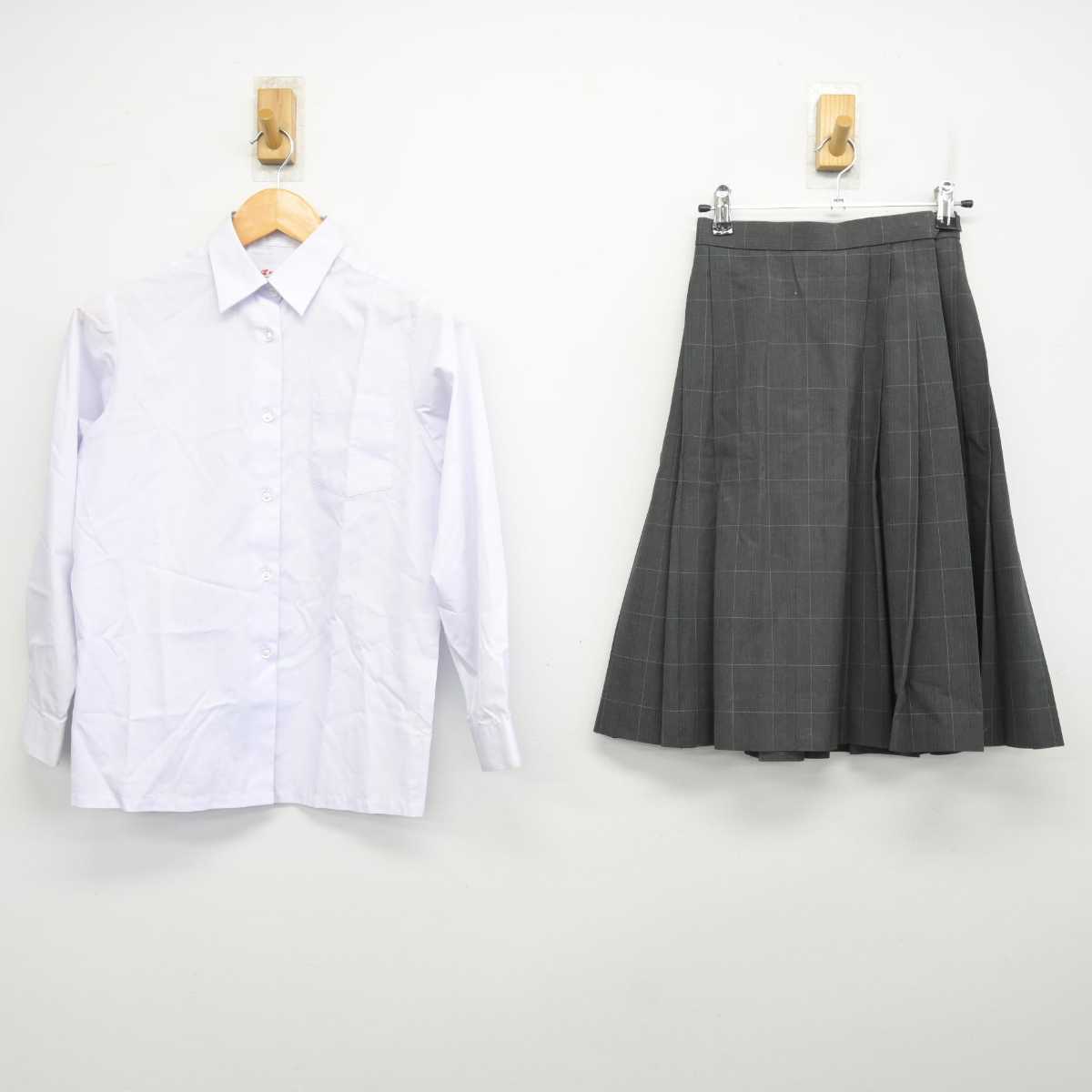 【中古】奈良県 香芝高等学校 女子制服 2点 (シャツ・スカート) sf078249