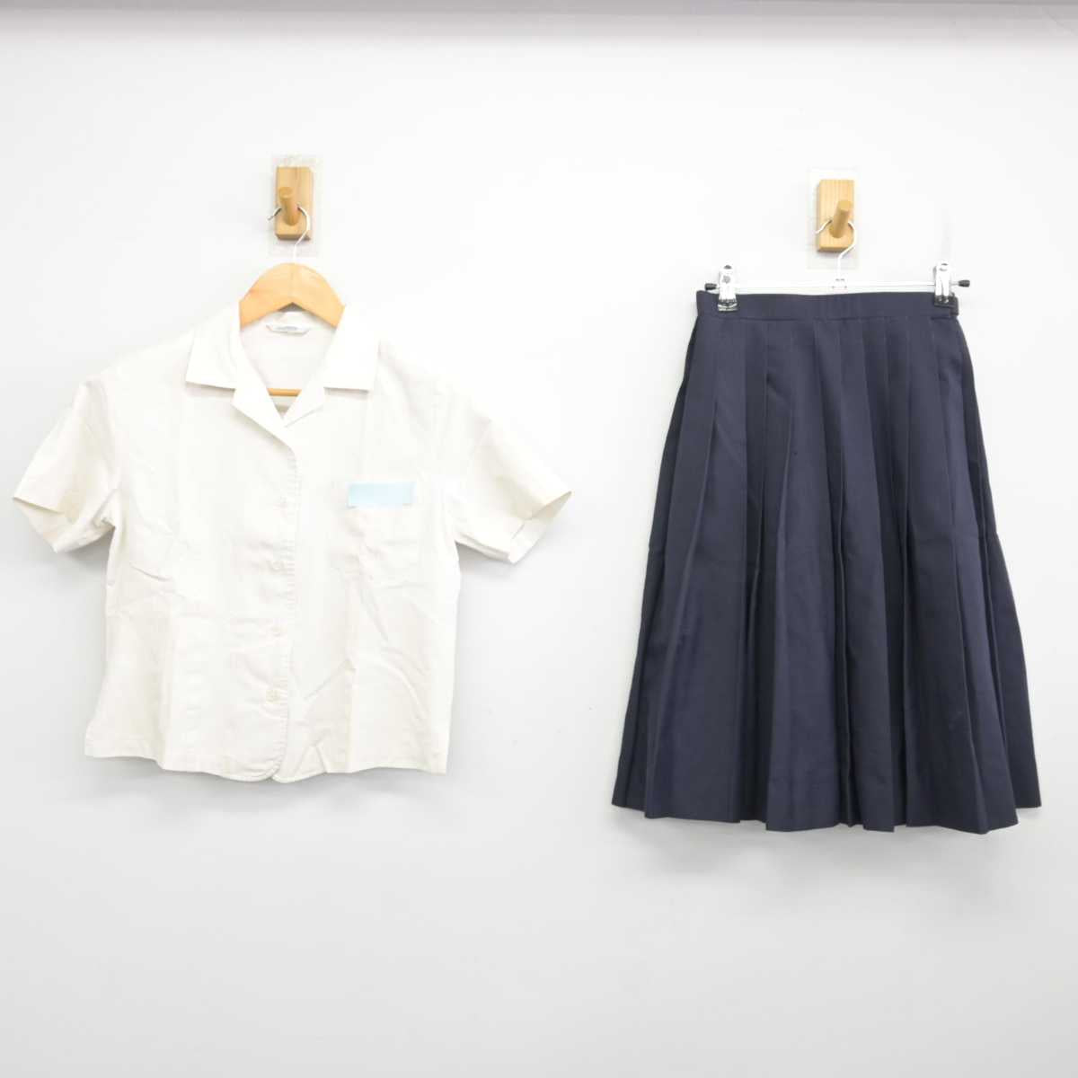 【中古】福岡県 津屋崎中学校 女子制服 3点 (シャツ・シャツ・スカート) sf078252