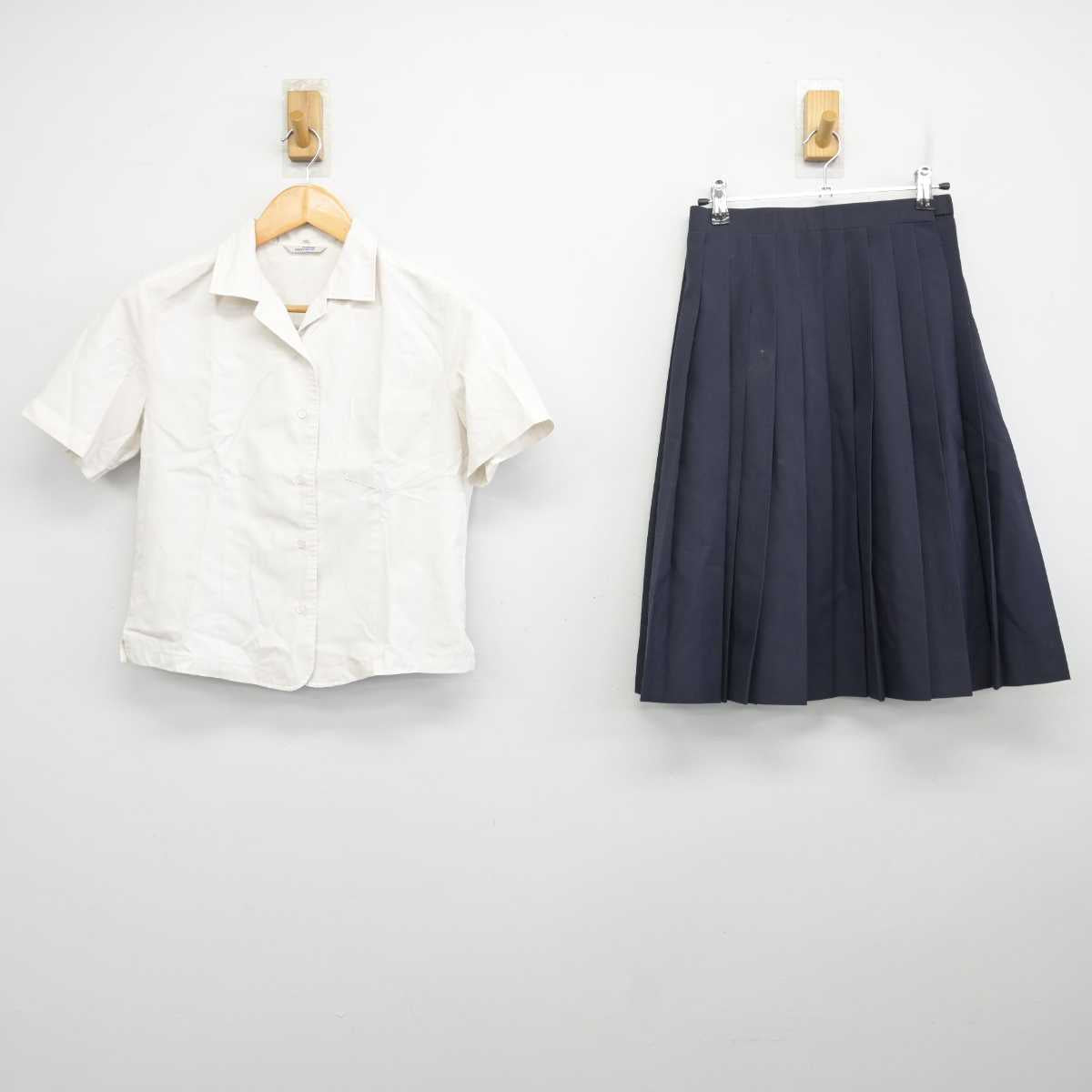 【中古】福岡県 津屋崎中学校 女子制服 2点 (シャツ・スカート) sf078253