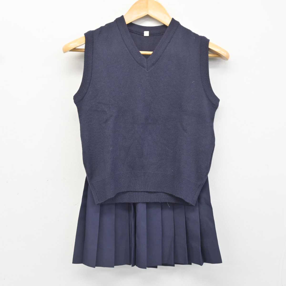 【中古】東京都 芝小学校 女子制服 3点 (ニットベスト・ニットベスト・スカート) sf078338