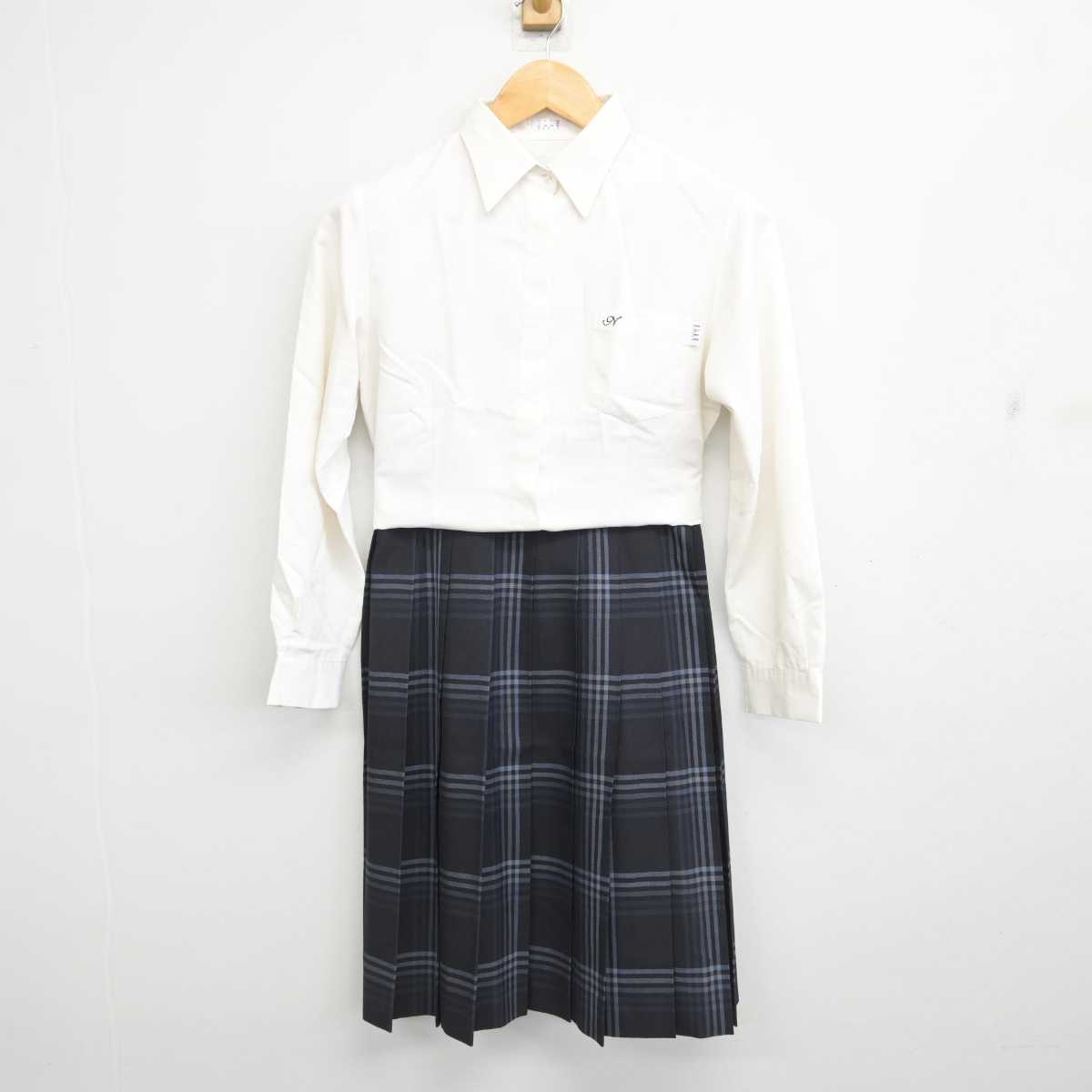 【中古】福岡県 中村学園女子高等学校/旧制服 女子制服 2点 (シャツ・スカート) sf078375