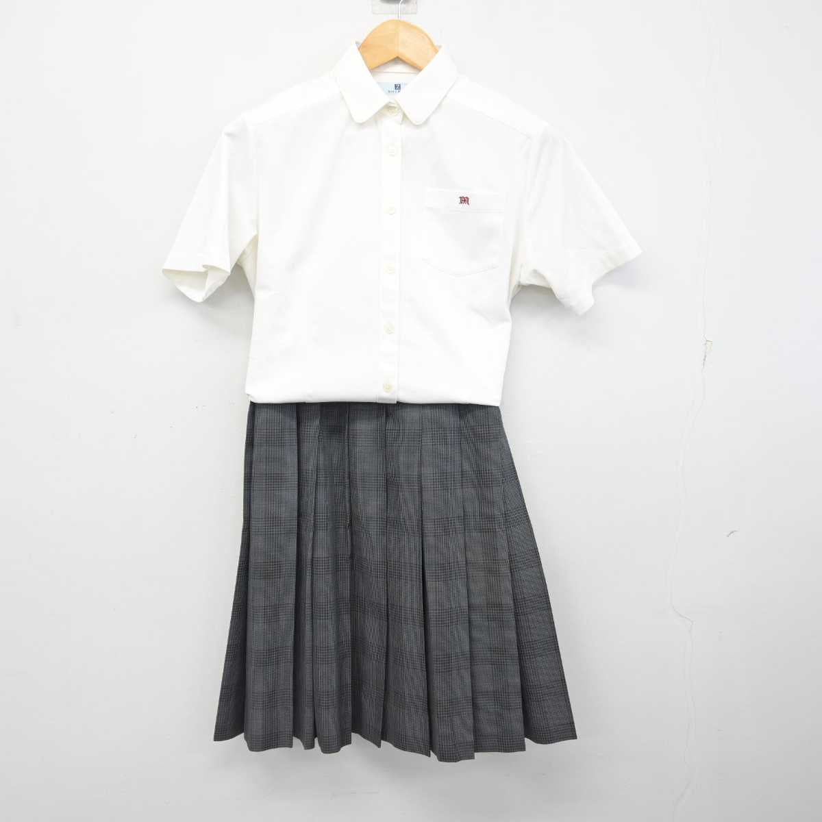 【中古】愛知県 三好高等学校 女子制服 3点 (シャツ・スカート) sf078404