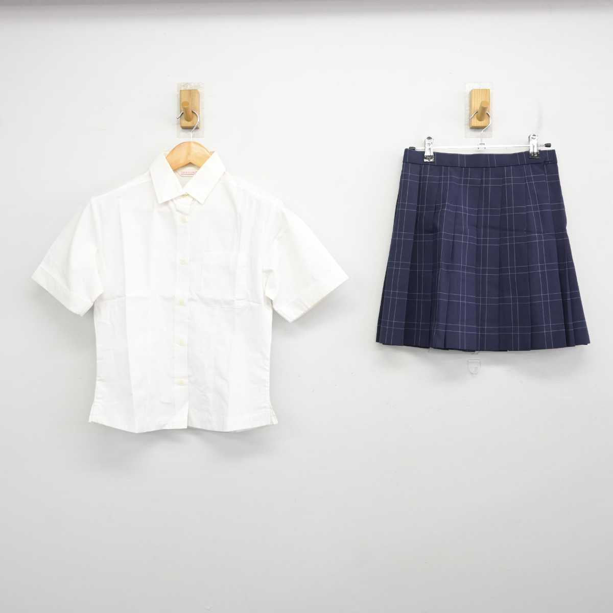 【中古】東京都 荻窪高等学校 女子制服 2点 (シャツ・スカート) sf078416