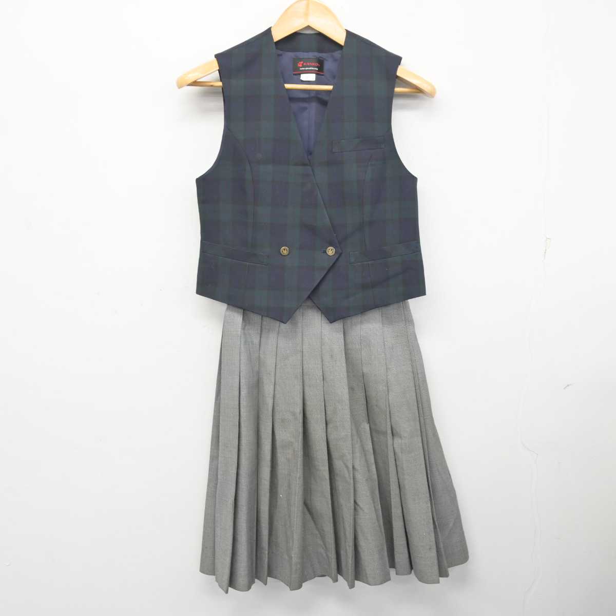 【中古】長崎県 長崎日本大学高等学校 女子制服 4点 (ブレザー・ベスト・スカート) sf078469