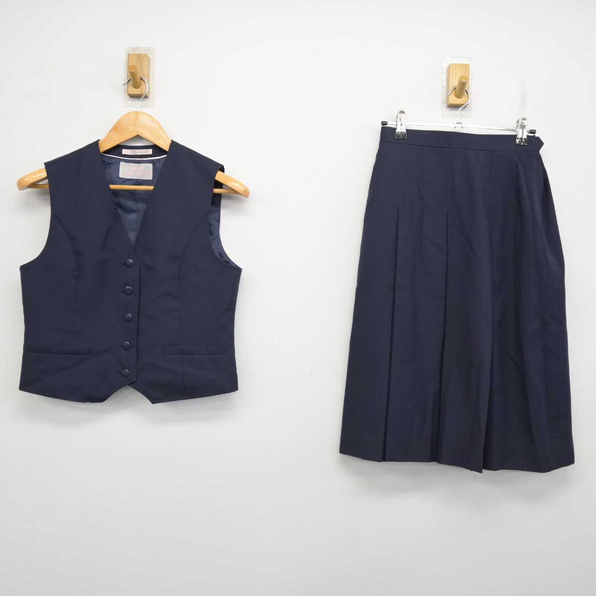 【中古】茨城県 土浦第三中学校 女子制服 2点 (ベスト・スカート) sf078534