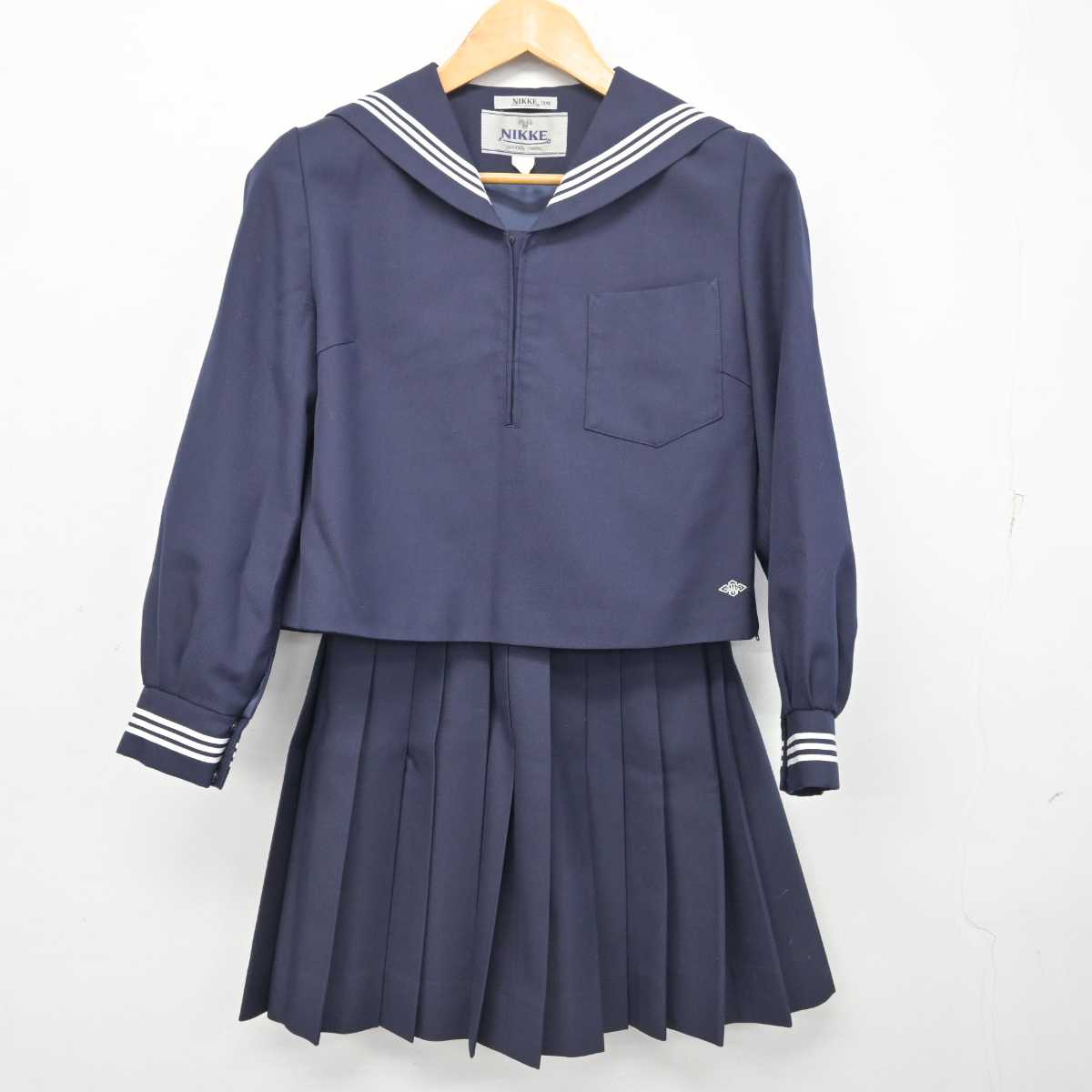 【中古】京都府 白糸中学校 女子制服 2点 (セーラー服・スカート) sf078543