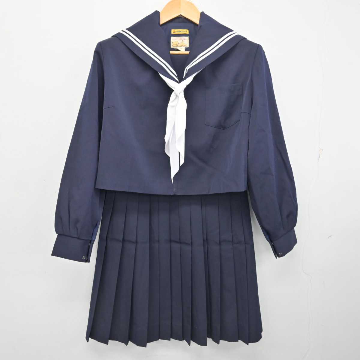 【中古】愛知県 横須賀中学校 女子制服 3点 (セーラー服・スカート) sf078584