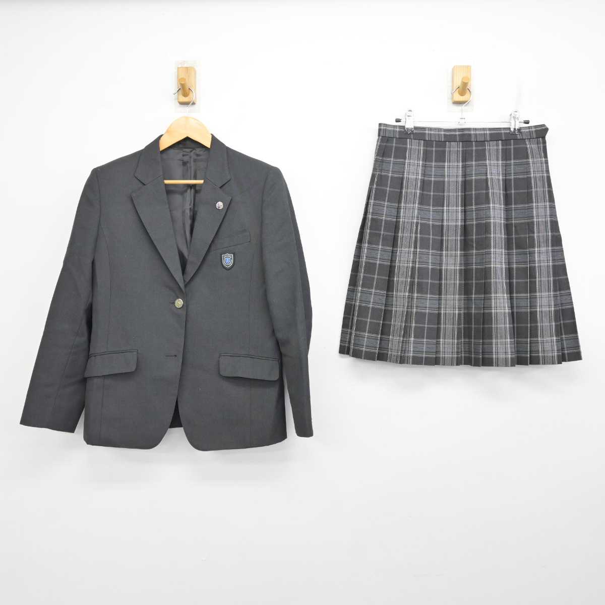 【中古】神奈川県 有馬高等学校 女子制服 3点 (ブレザー・スカート) sf078588