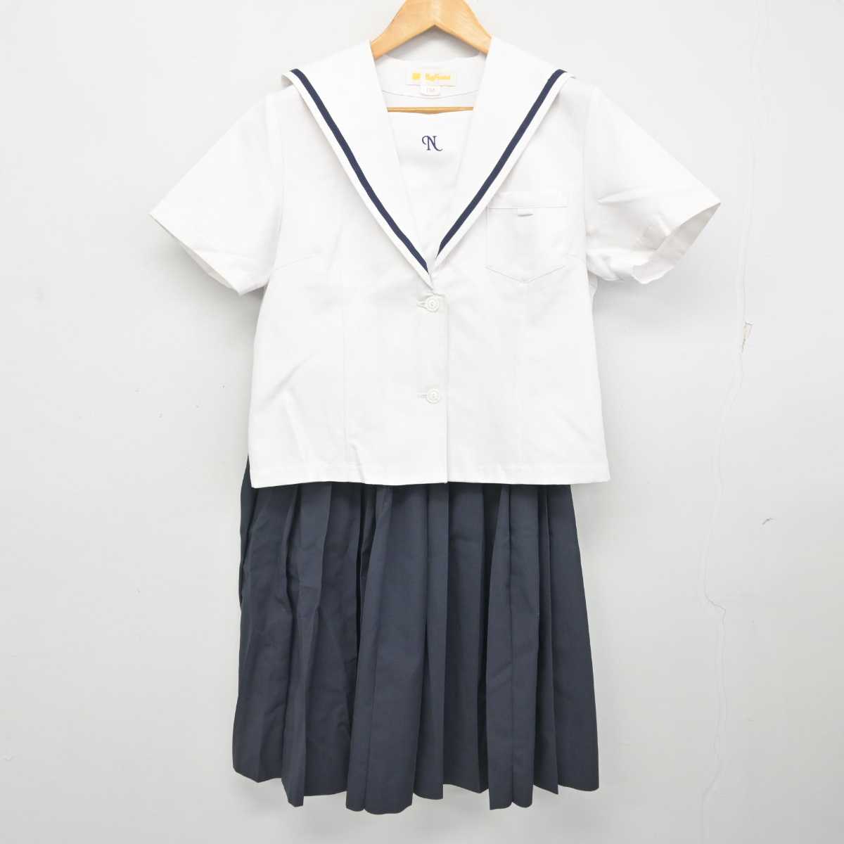 【中古】石川県 野々市中学校 女子制服 2点 (セーラー服・スカート) sf078596