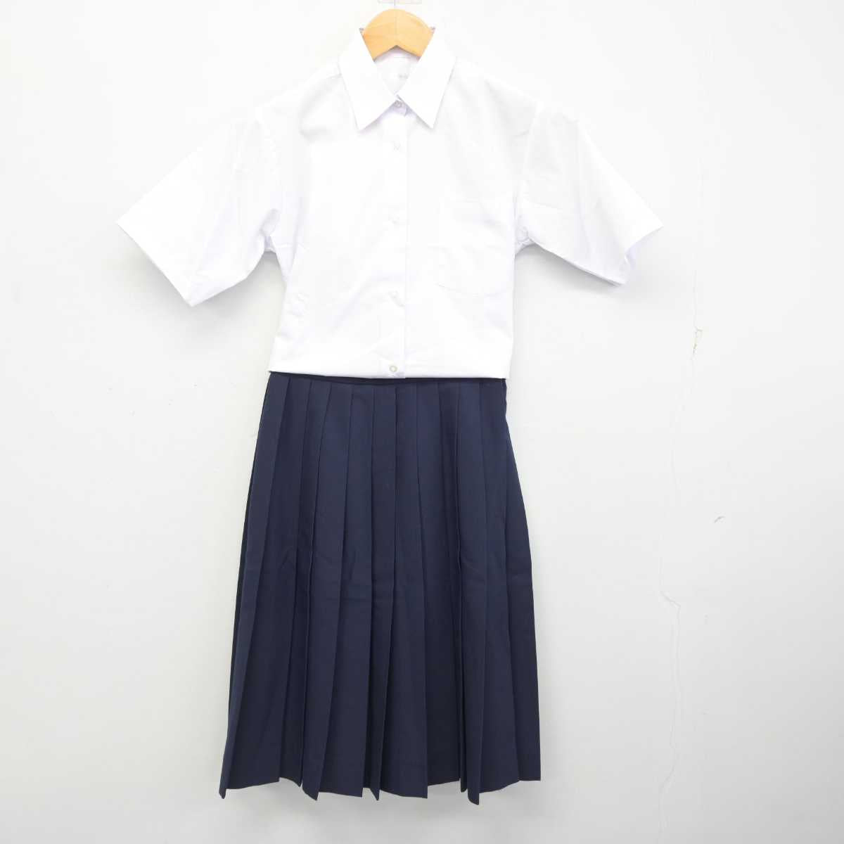 【中古】新潟県 城西中学校 女子制服 2点 (シャツ・スカート) sf078618