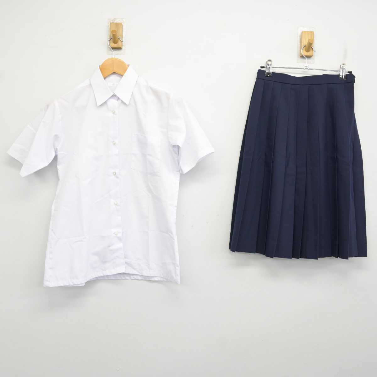 【中古】新潟県 城西中学校 女子制服 2点 (シャツ・スカート) sf078618