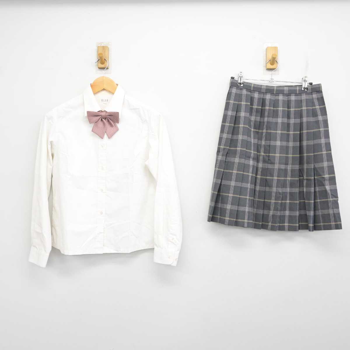 【中古】愛知県 至学館高等学校 女子制服 4点 (ブレザー・シャツ・スカート) sf078651