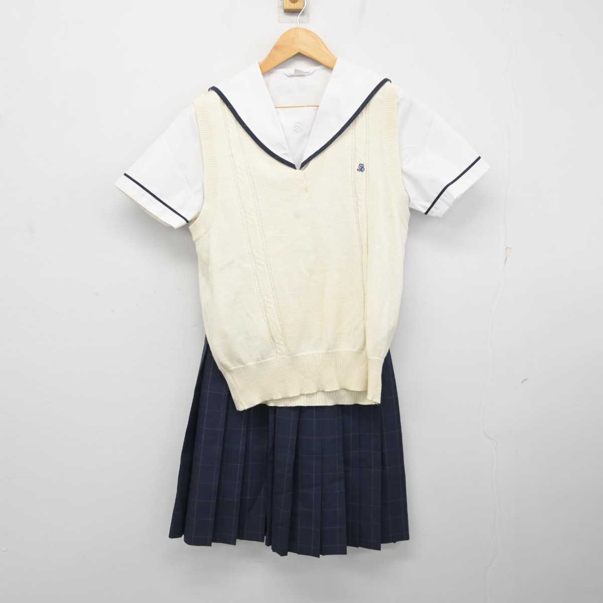 【中古】富山県 新湊高等学校 女子制服 3点 (ニットベスト・セーラー服・スカート) sf078657